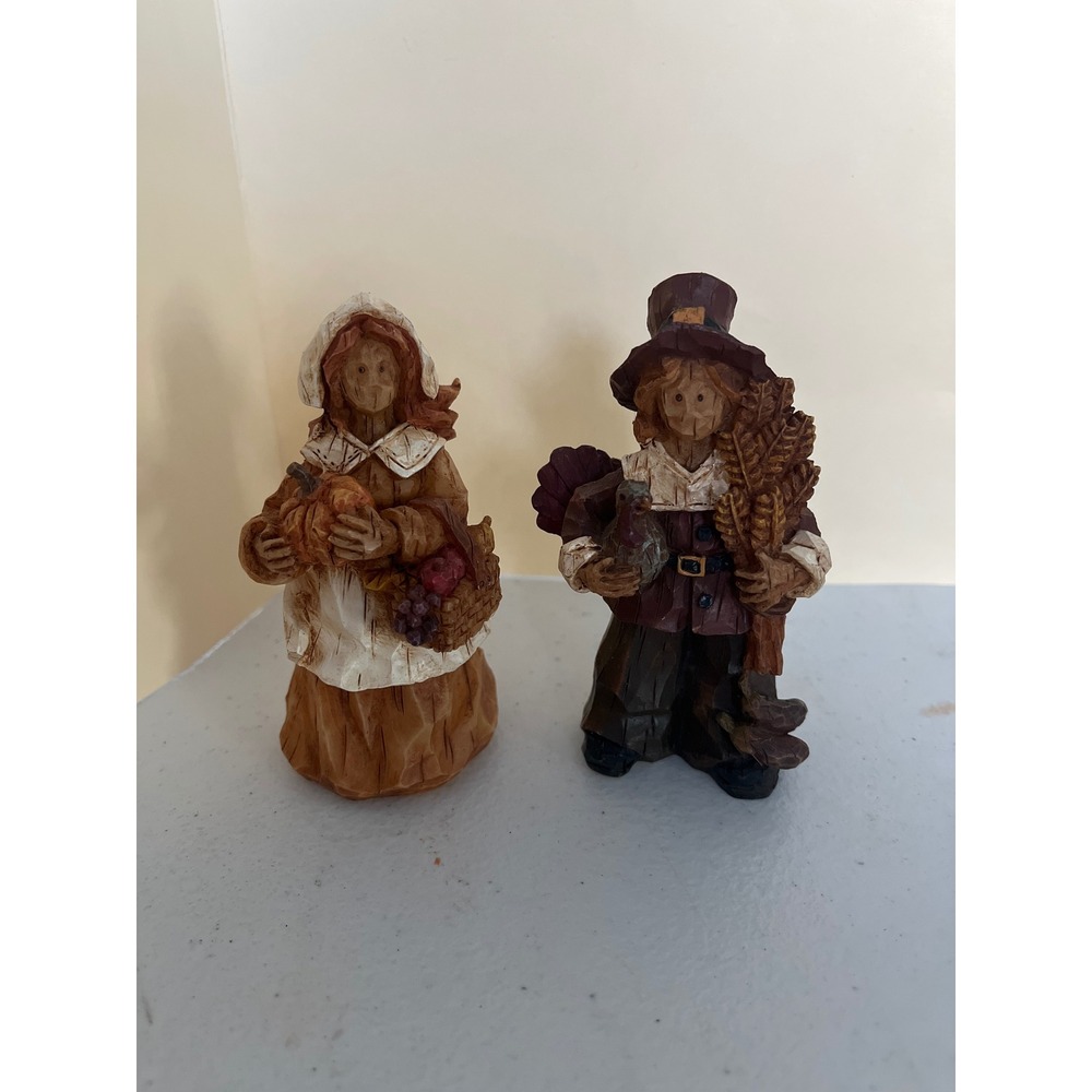 Vintage Style Resin Pilgrim Figurines Thanksgiving Harvest Decor Set of 2